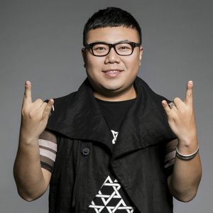 巨乳美女❌被挤奶
